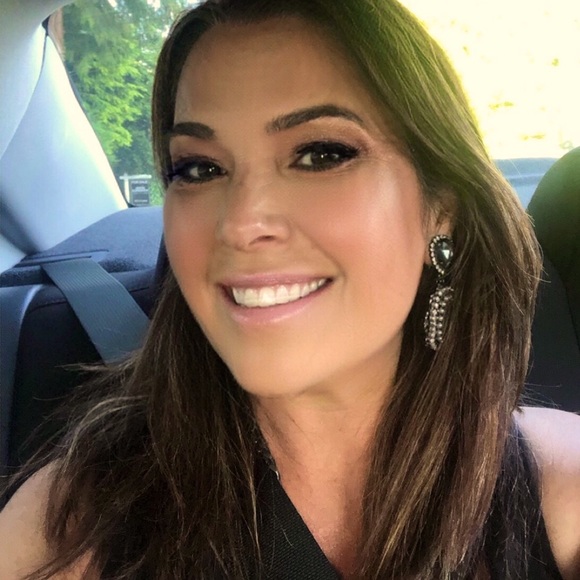 Meet your Posher, Joanne - Picture 1 of 1